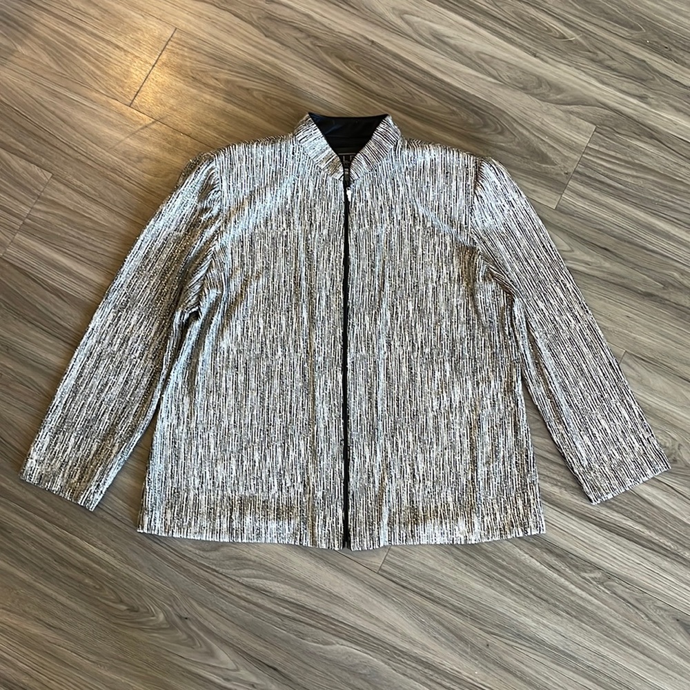 Alex evening jacket, XL, silver and black zip up blazer, like new! C-54